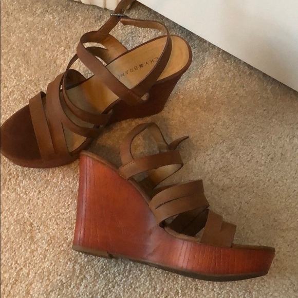 Lucky brand wedges - Picture 2 of 2